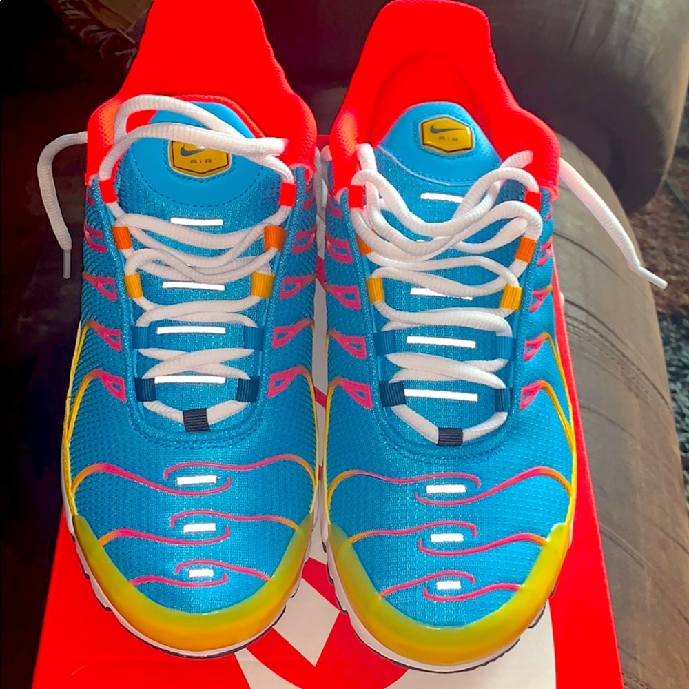 Nike air max plus size 7 men | 8.5 women